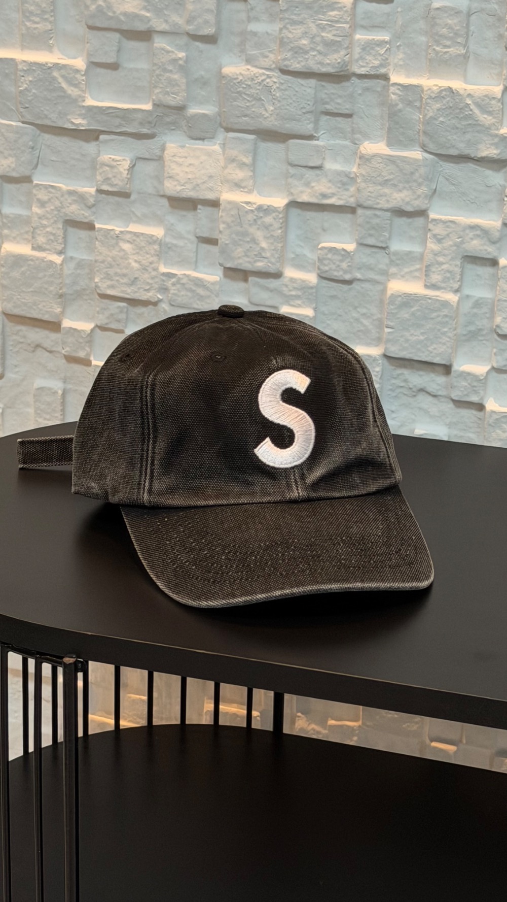 Boné Supreme Pigment Coated S Logo 6-Panel Black SS26-W5 — Único, Novo