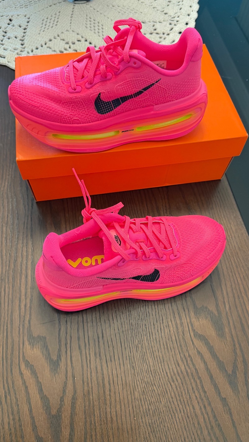 Foto 3 de Nike Vomero Premium Hyper Pink Black — 37, Novo