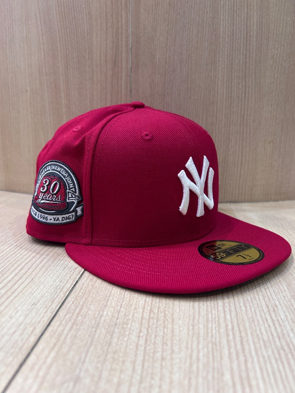 Spike Lee x New Era Boné 59FIFTY New York Yankees Anniversary Red — 7, Novo