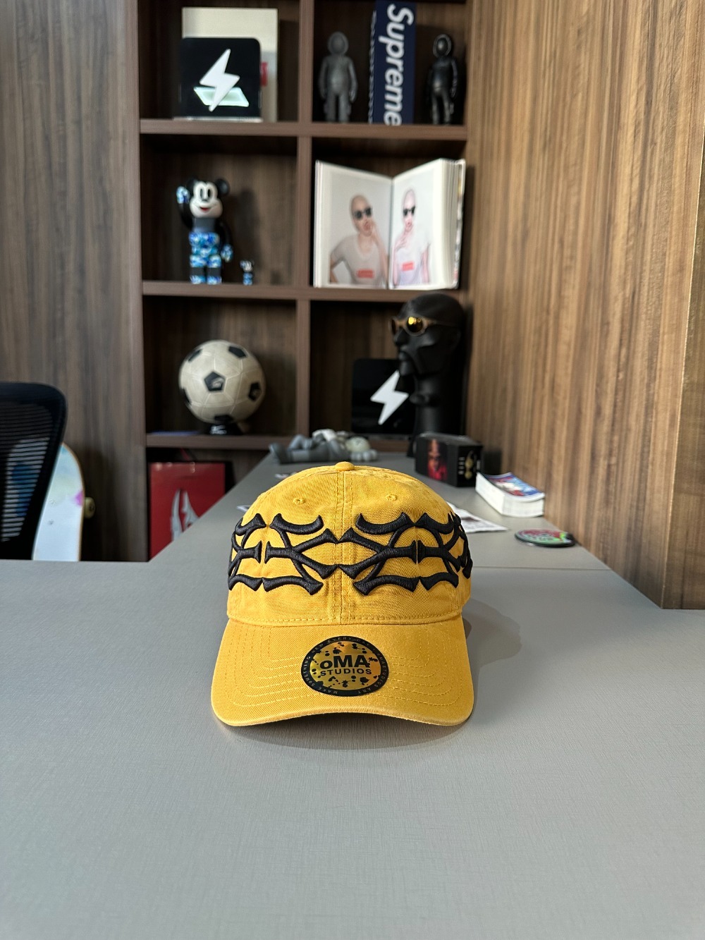 Boné oMA Studios NY NY Crown Curved Yellow Mustard — Único, Novo