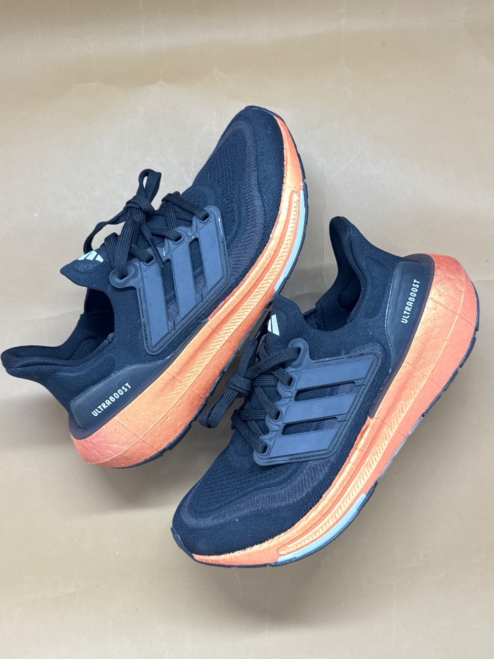 adidas Ultraboost Light Core Black Carbon — 37, Novo