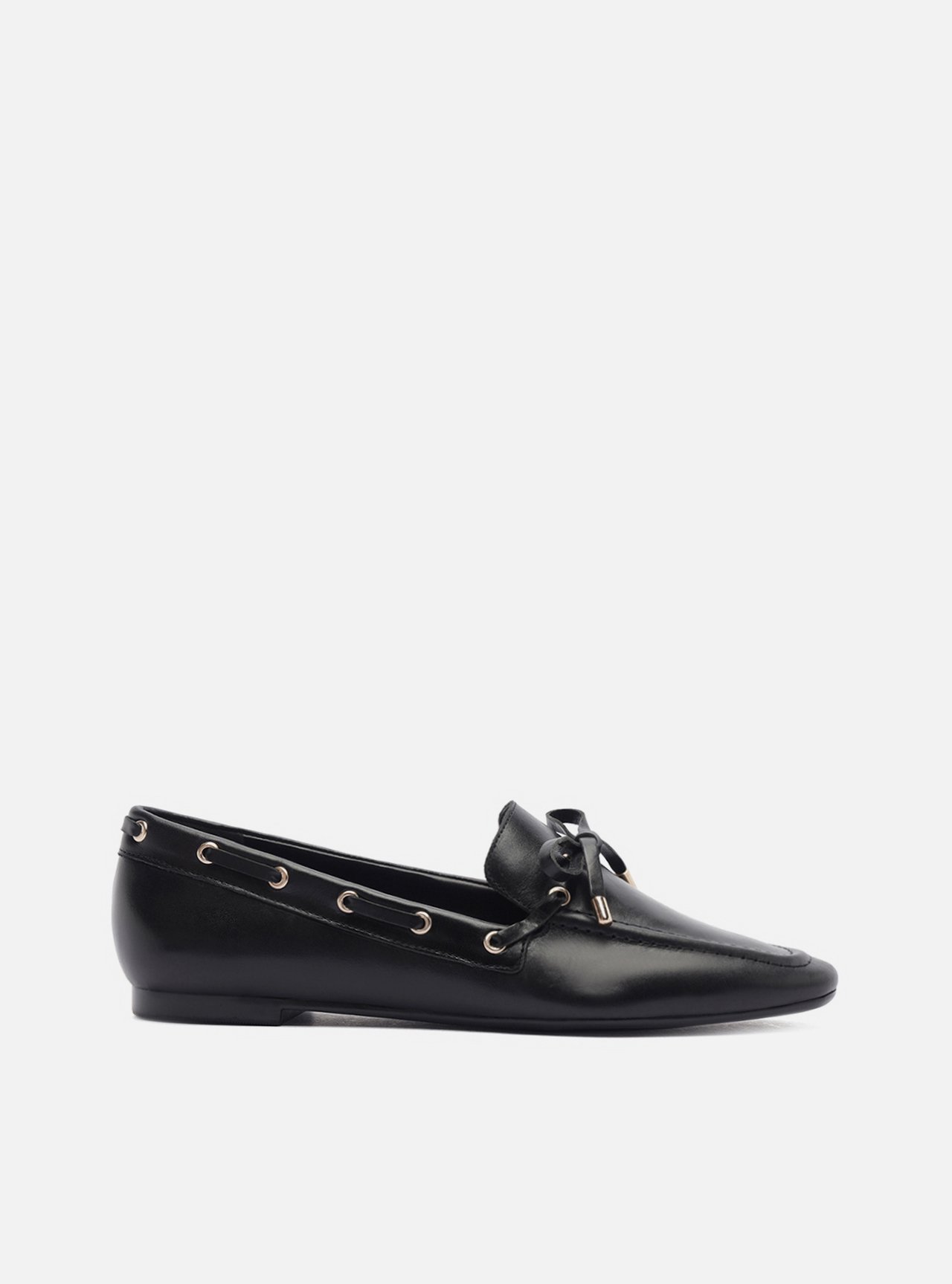Mocassim Preto Couro Bico Quadrado Laço