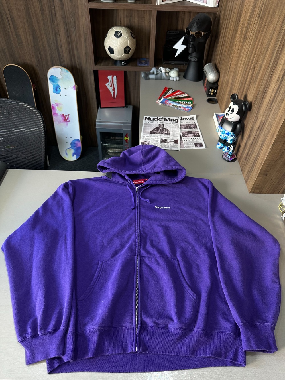 Moletom Supreme Paris Is Burning Zip Up Purple SS26-W18 — XXG, Novo