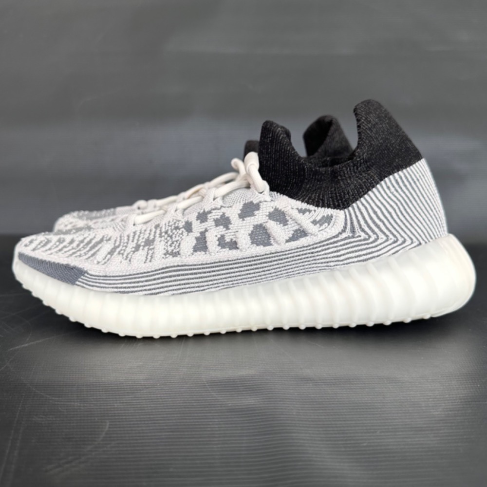 Yeezy 350 V2 CMPCT Slate White — 42, Novo