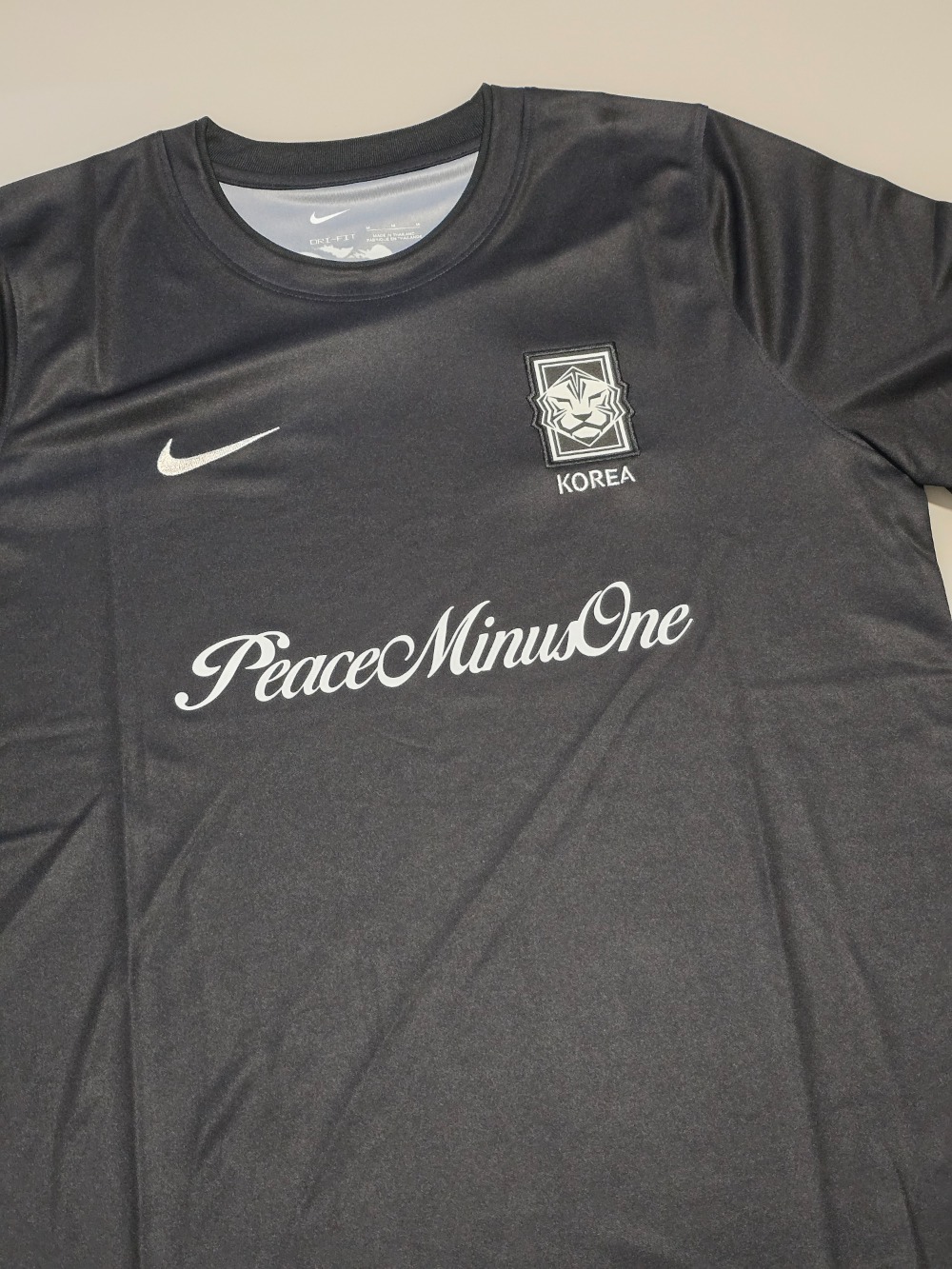 PEACEMINUSONE x South Korea x Nike Camiseta Korea Black (Asian Size) — P / M / G, Novo