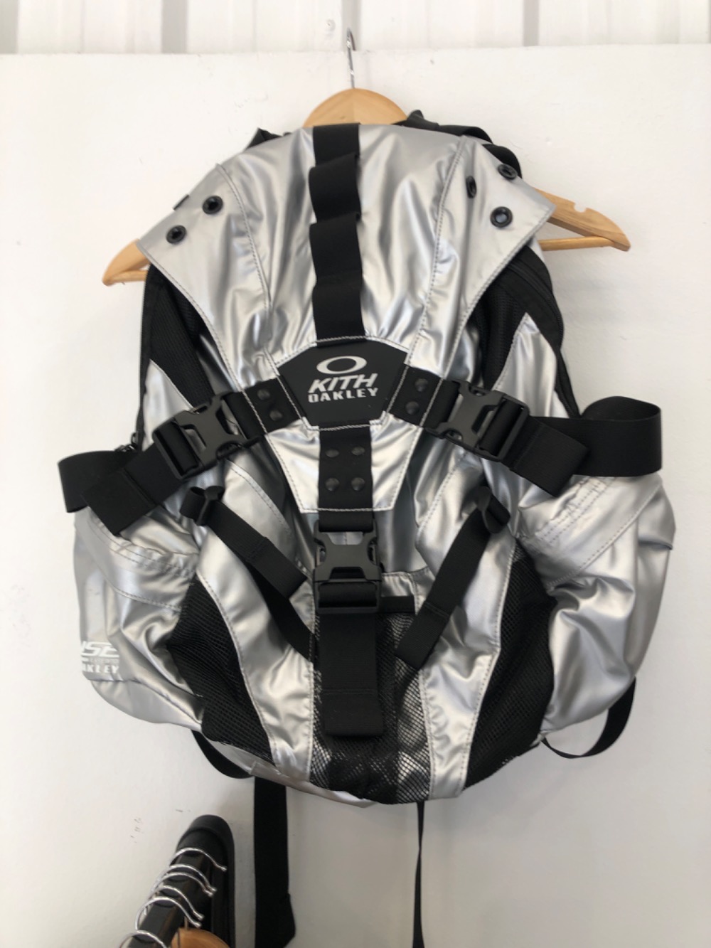 Kith x Oakley Mochila Icon RC Silver — Único, Novo