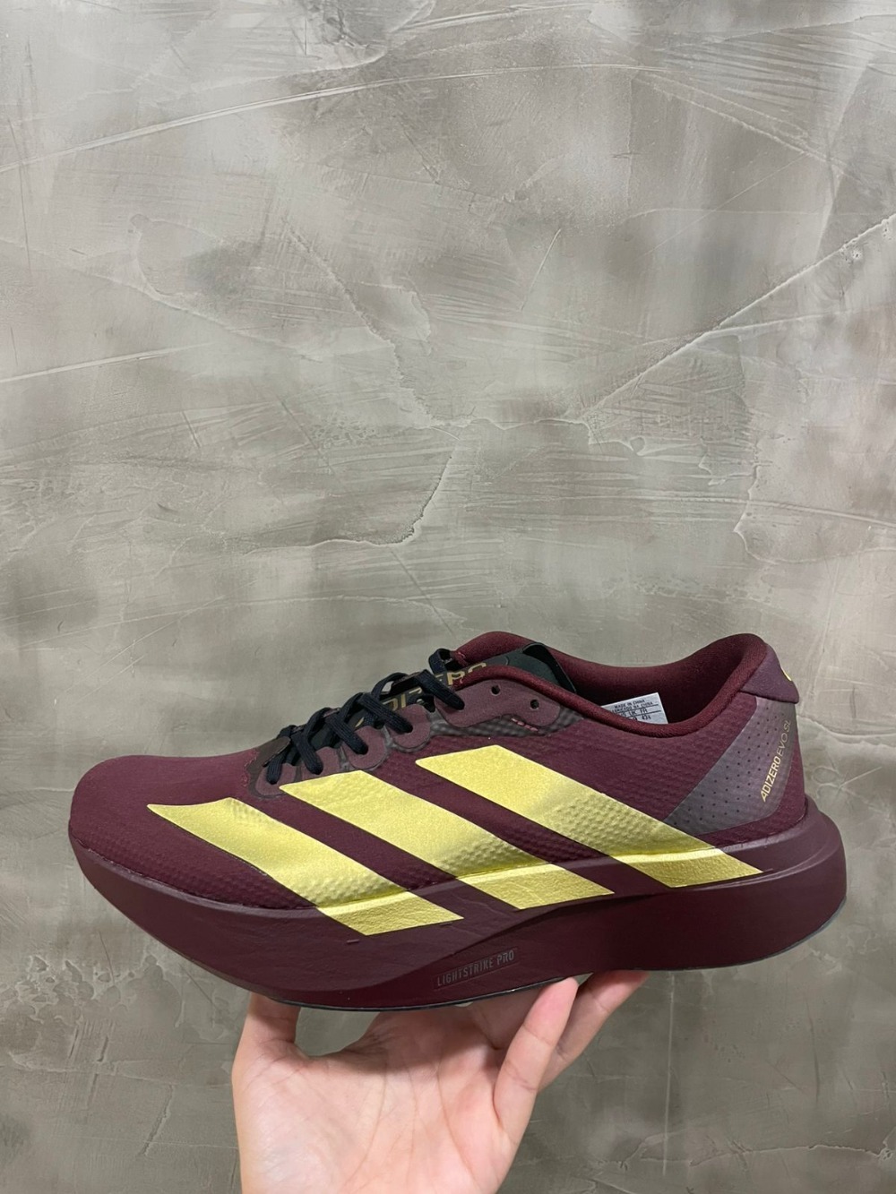 adidas Adizero EVO SL Maroon Gold Metallic Core Black — 39 / 40 / 41 / 42 / 43, Novo