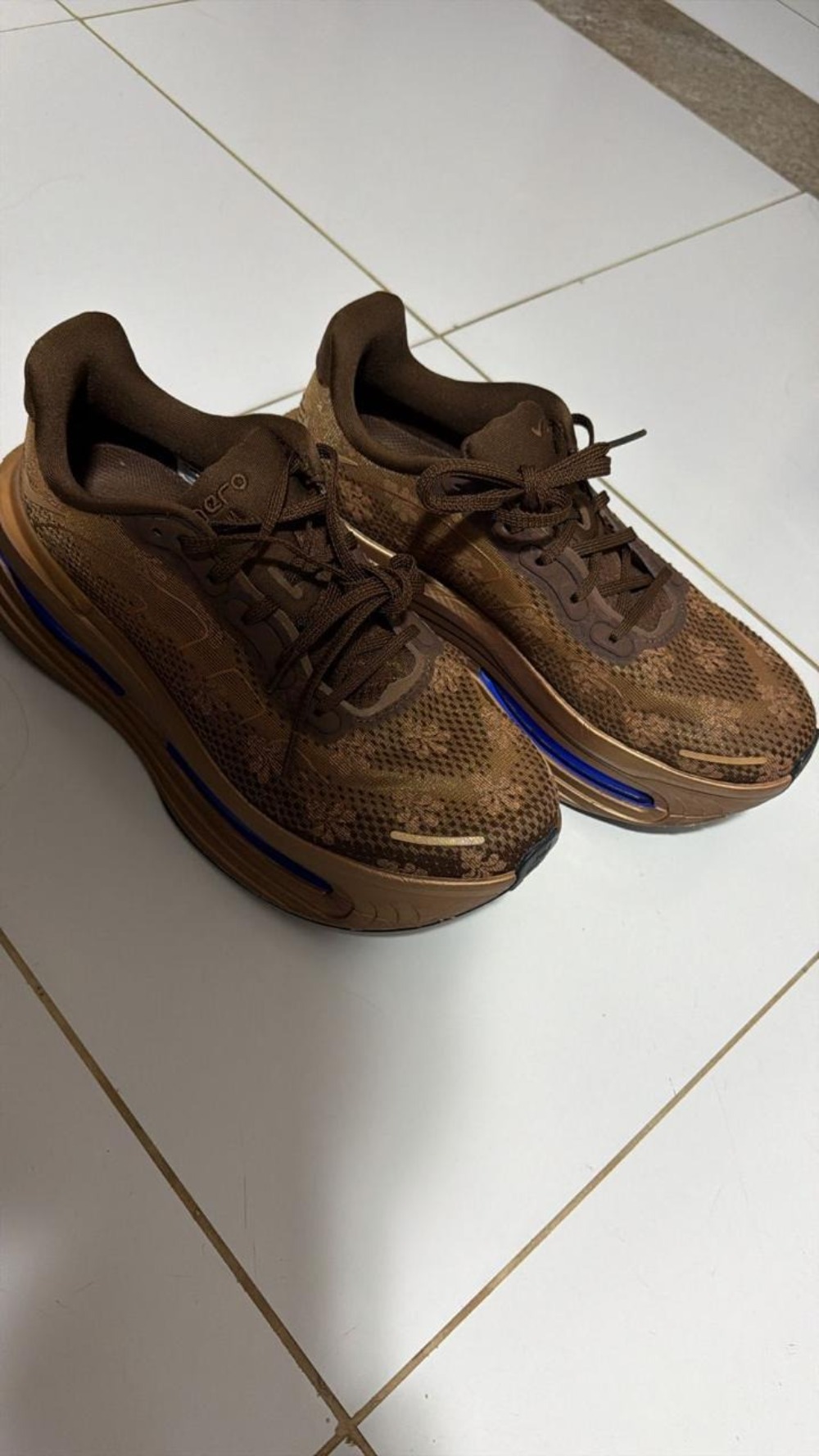 Nike Vomero Premium Flat Stout — 39, Usado