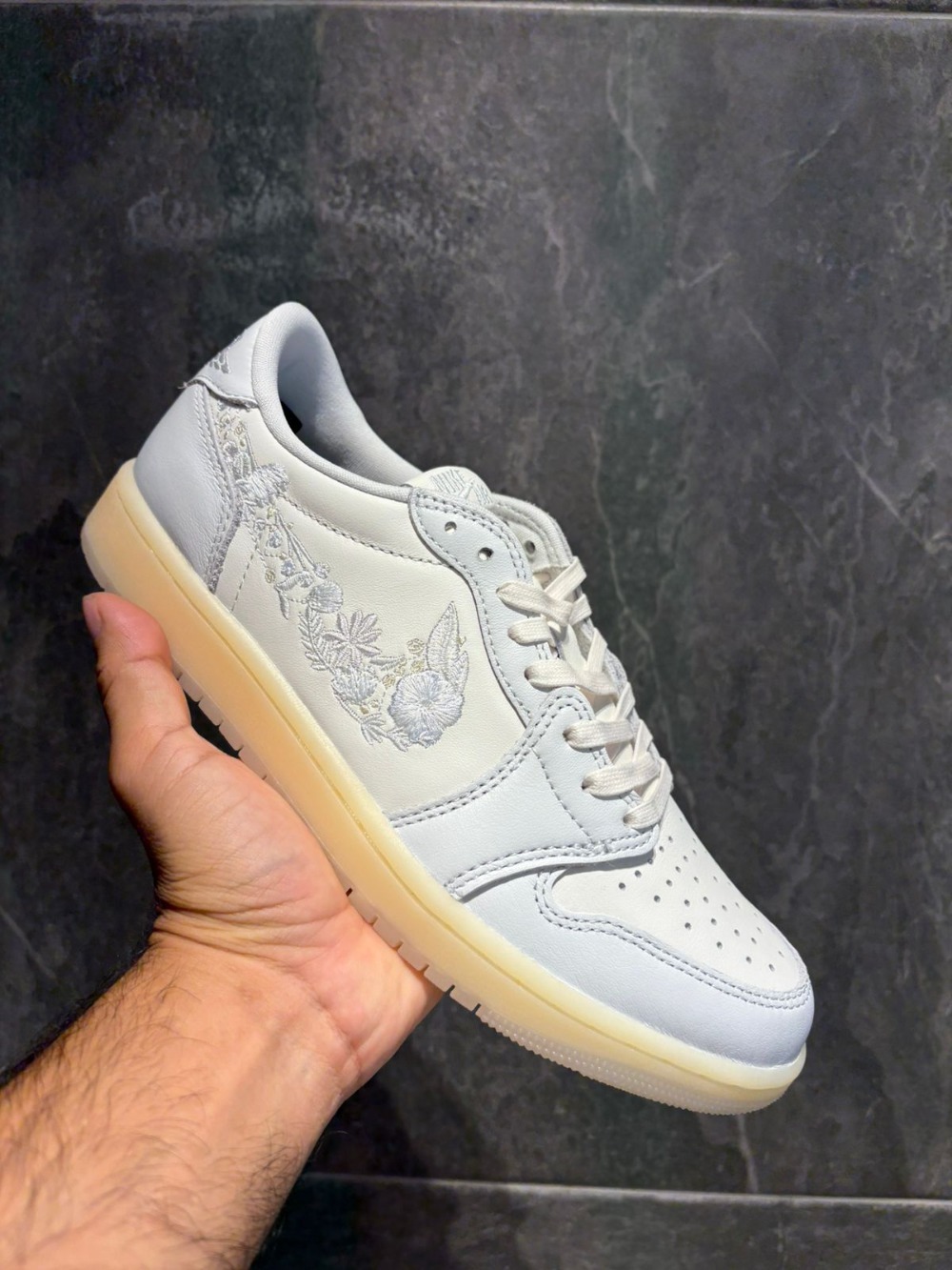 Air Jordan 1 Retro Low Floral Swoosh — 37 / 38 / 39 / 40 / 41 / 42 / 45, Novo