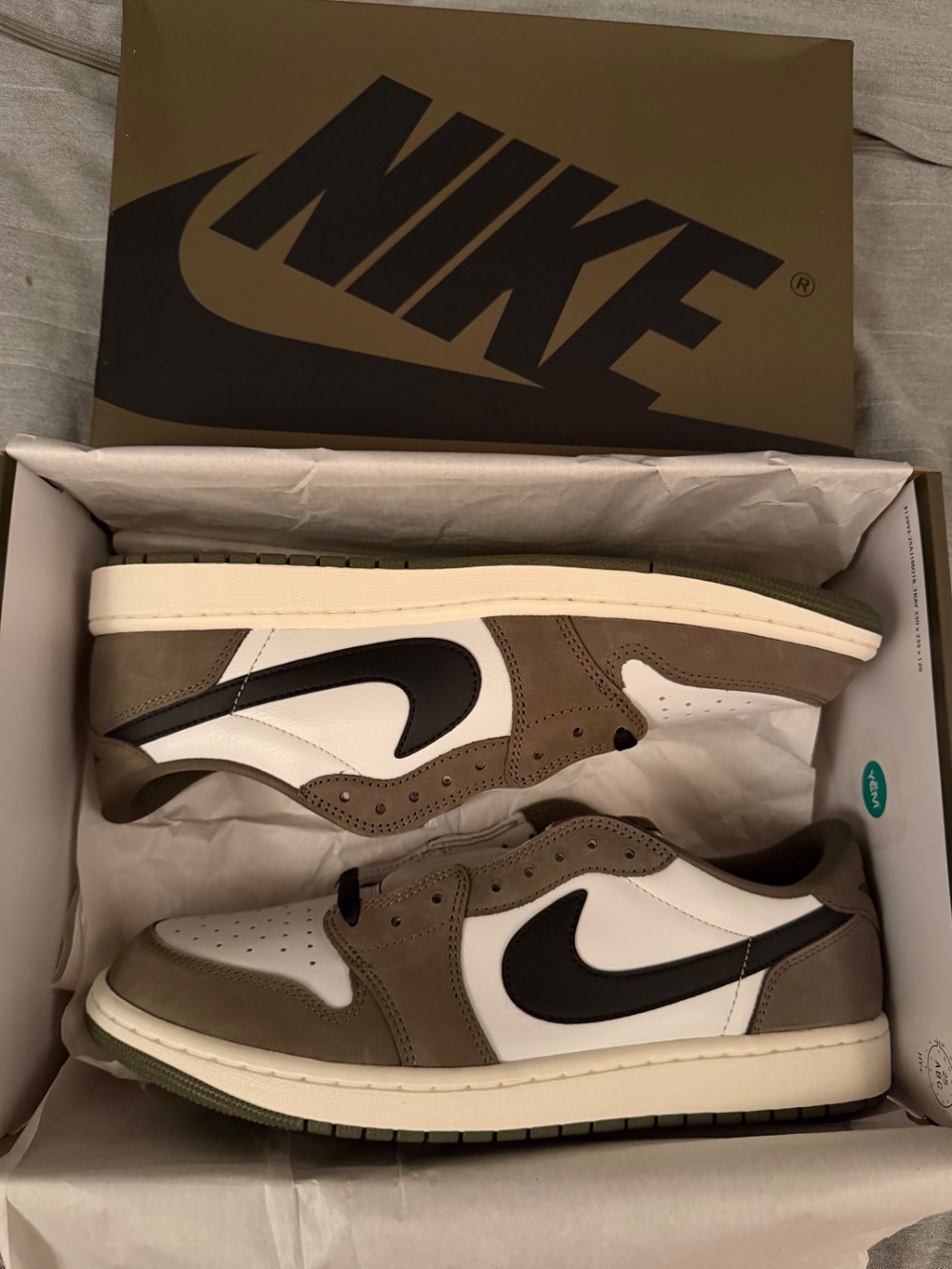 Air Jordan 1 Low OG Medium Olive — 44, Novo