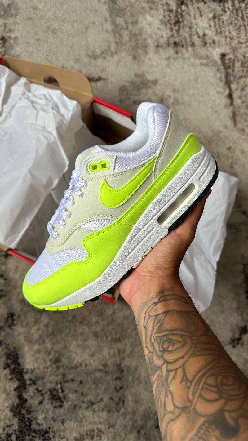 Foto 2 de Nike Air Max 1 '87 Volt Suede — 38, Novo