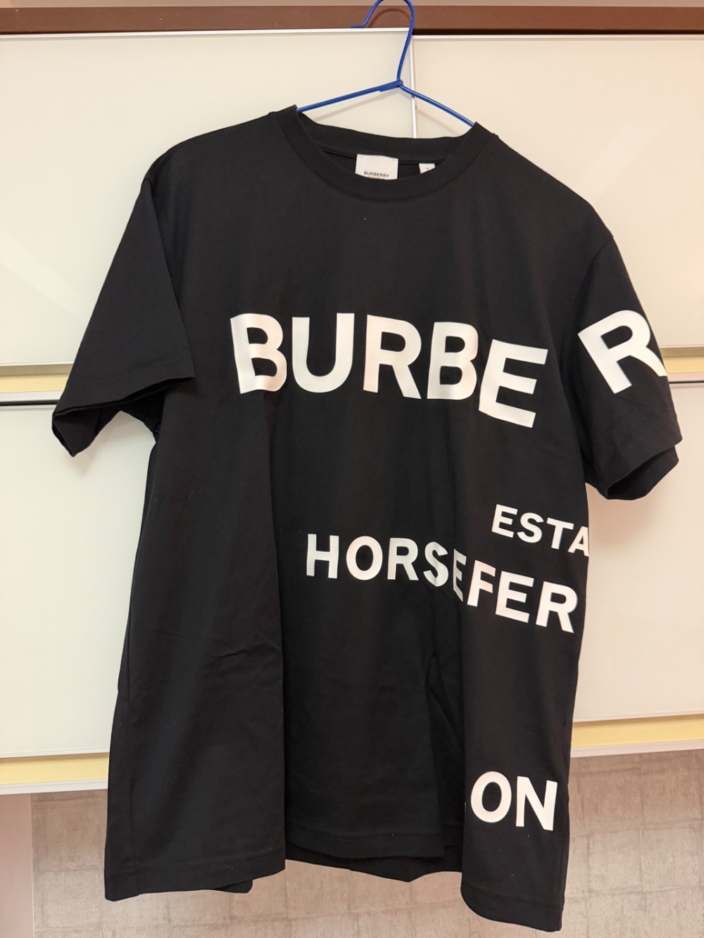 Camiseta Burberry Horseferry Black — P, Usado