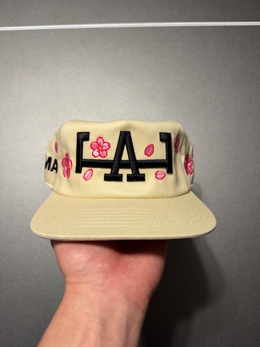 Boné oMA Studios LA Cherry Blossom Cream — Único, Novo
