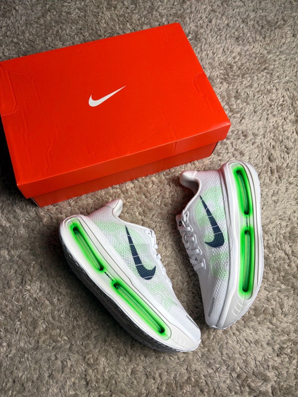 Nike Vomero Premium Green Spark — 37, Novo