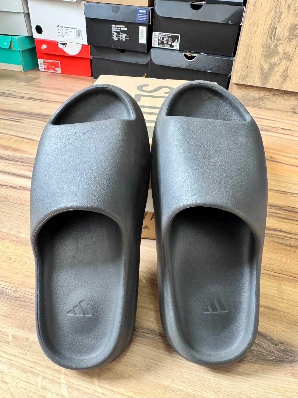 Yeezy Slide Onyx — 40, Usado