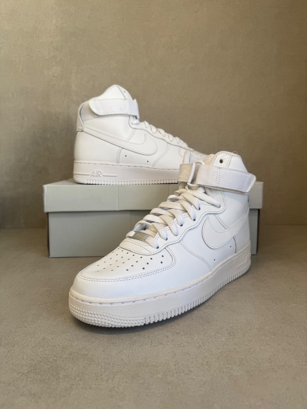 Nike Air Force 1 High 07 Triple White — 40, Novo