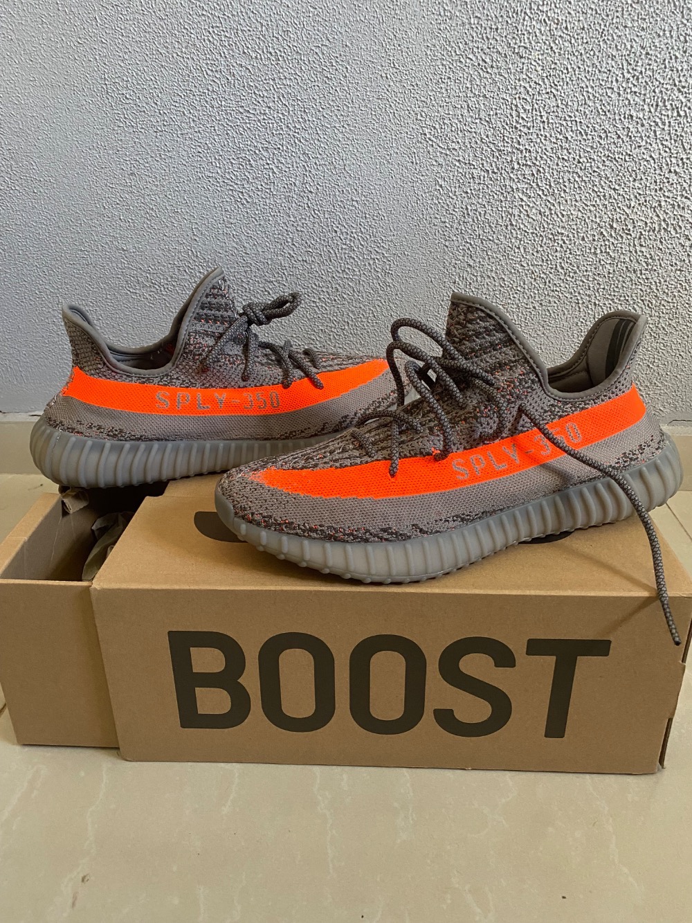Yeezy Boost 350 v2 Beluga Reflective — 45, Novo