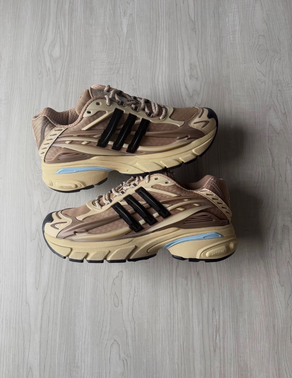 Pharrell Williams x adidas Adistar Jellyfish Crystal Sand Trace Brown — 34, Novo
