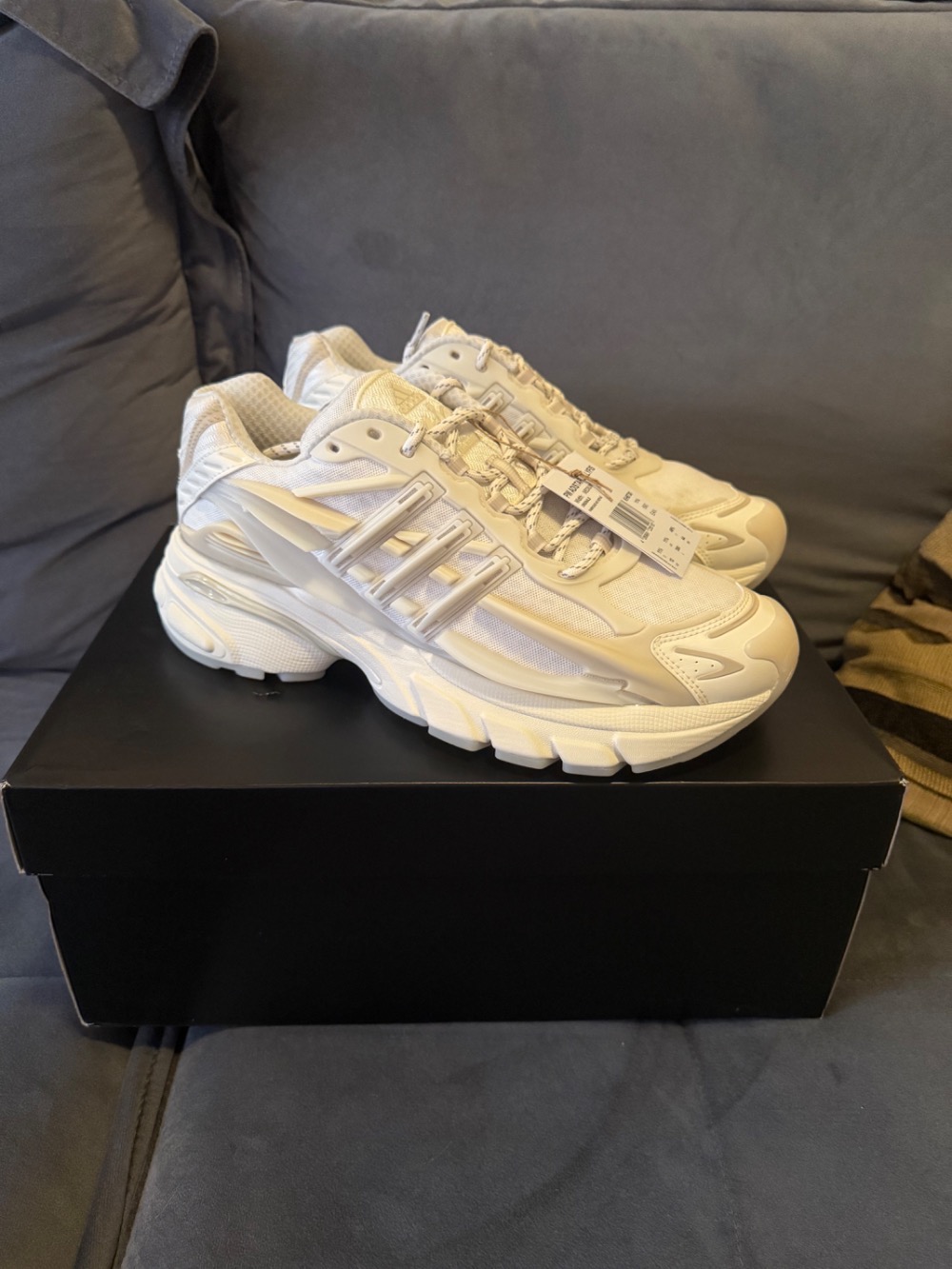 Pharrell Williams x adidas Adistar Jellyfish Chalk White — 44, Novo