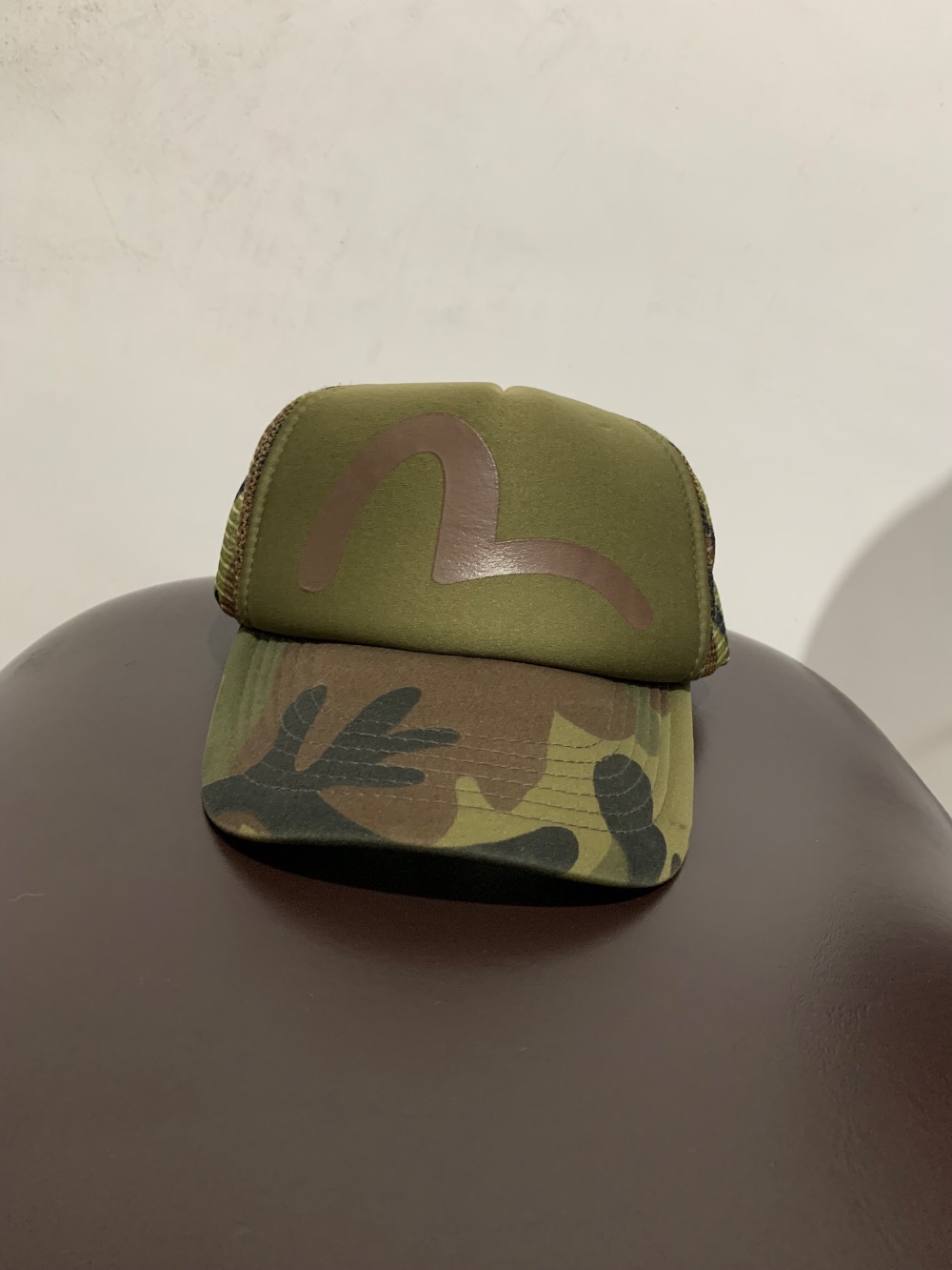 Boné Evisu Trucker Camo Green — Único, Usado
