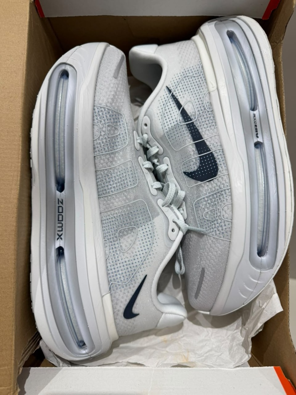 Nike Vomero Premium Off-White Grey Fog Dark Obsidian — 41, Novo