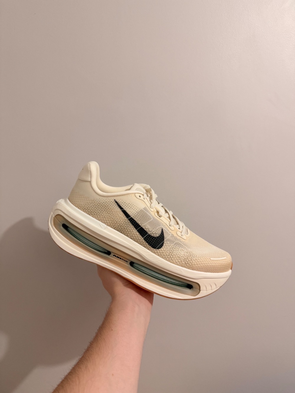 Nike Vomero Premium Pale Ivory Jade Horizon — 42, Novo