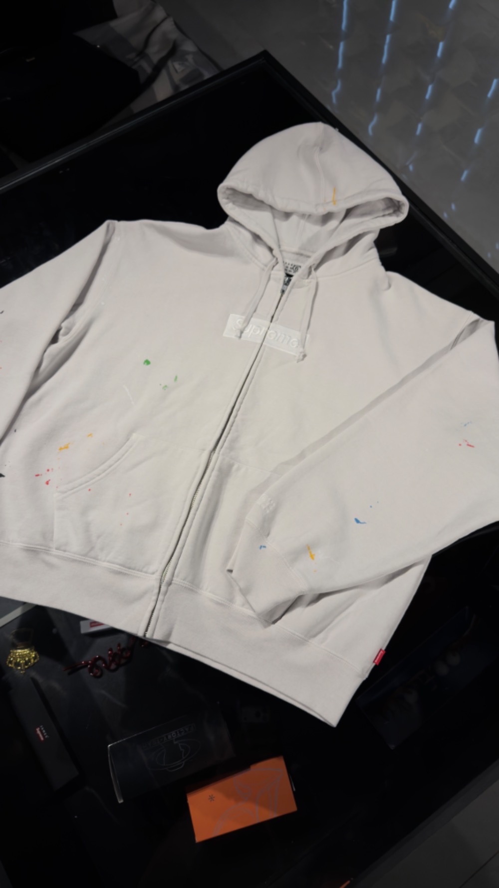 Maison Margiela x Supreme Jaqueta Box Logo Zip Up White SS26-W4 — G, Novo