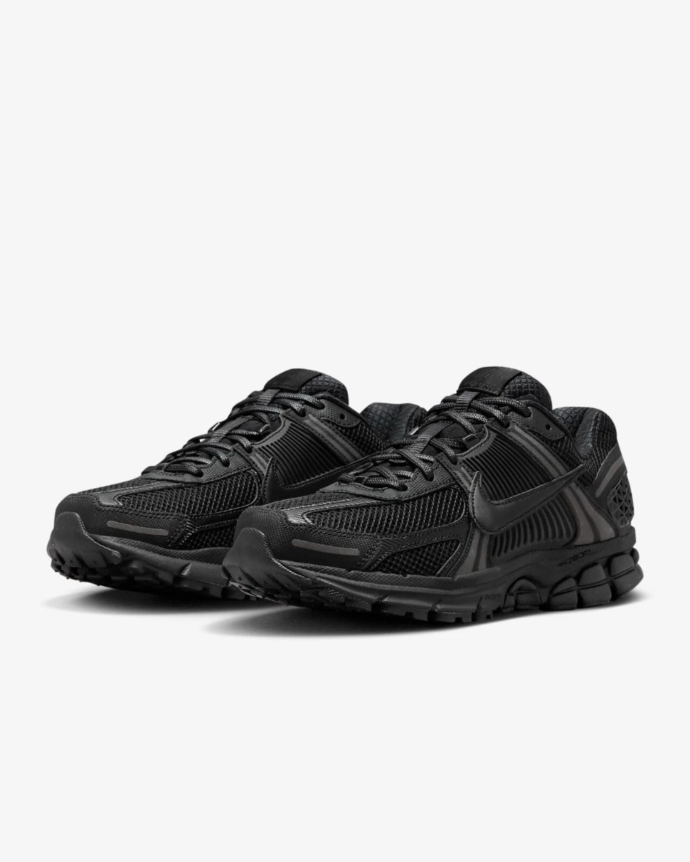 Nike Zoom Vomero 5 Black — 38 / 39 / 39.5 / 40 / 40.5 / 41 / 42 / 42.5 / 43 / 43.5 / 44, Novo