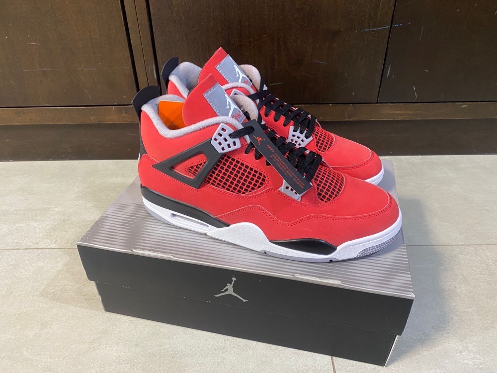 Air Jordan 4 Retro Toro Bravo (2026) — 46, Novo