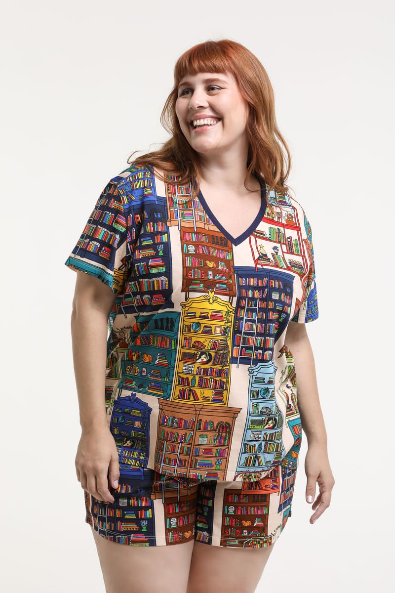 Camiseta Pijama Feminina Gola V Estampa Livros