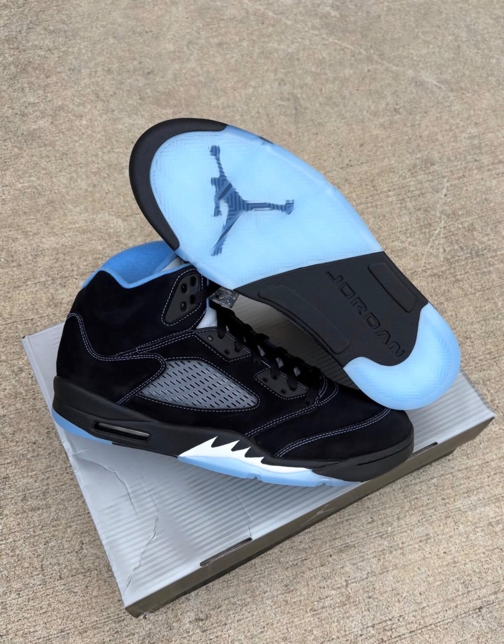 Air Jordan 5 Black Carolina Black University Blue — 38, Novo