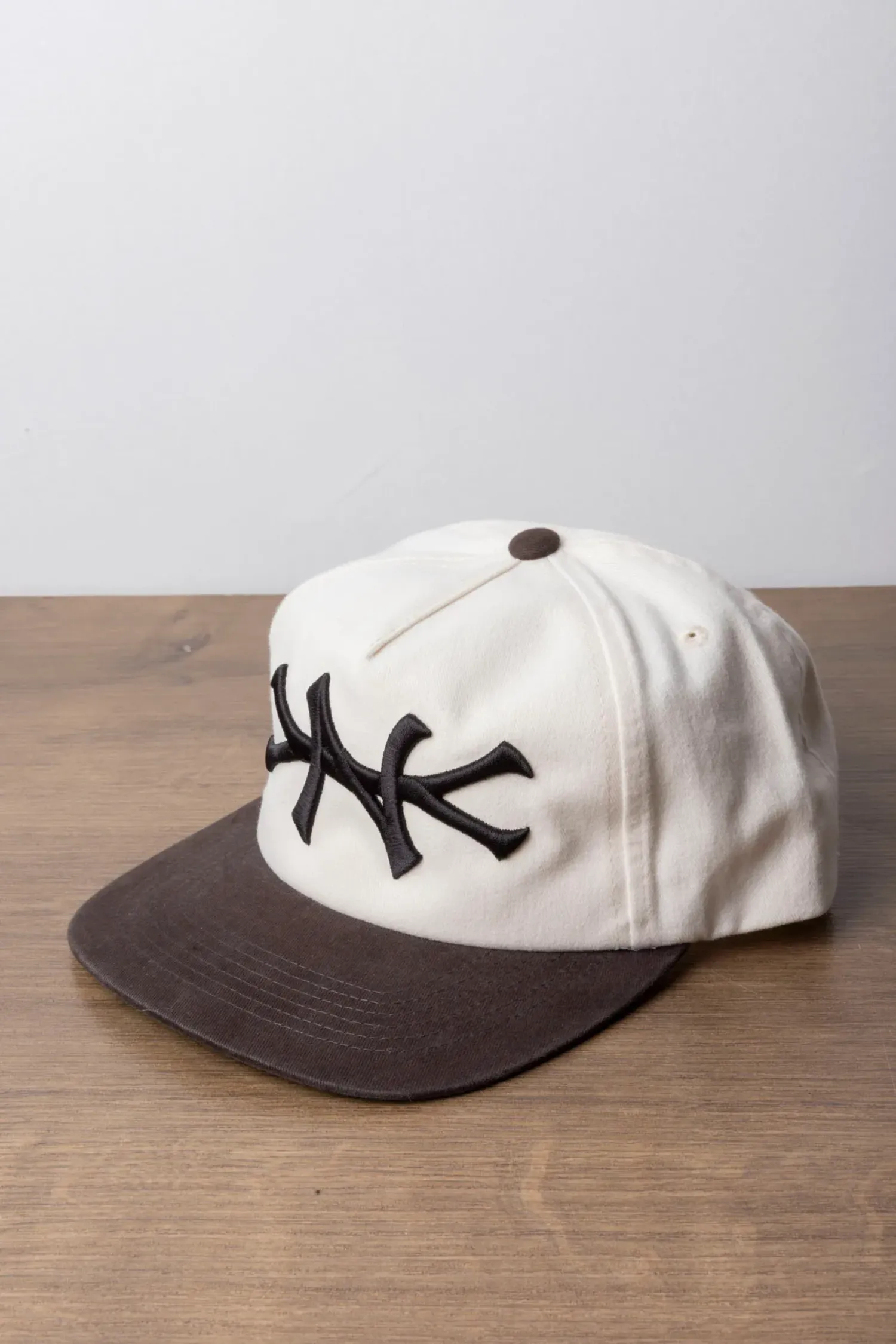 Boné oMA Studios NY Premium White — Único, Novo