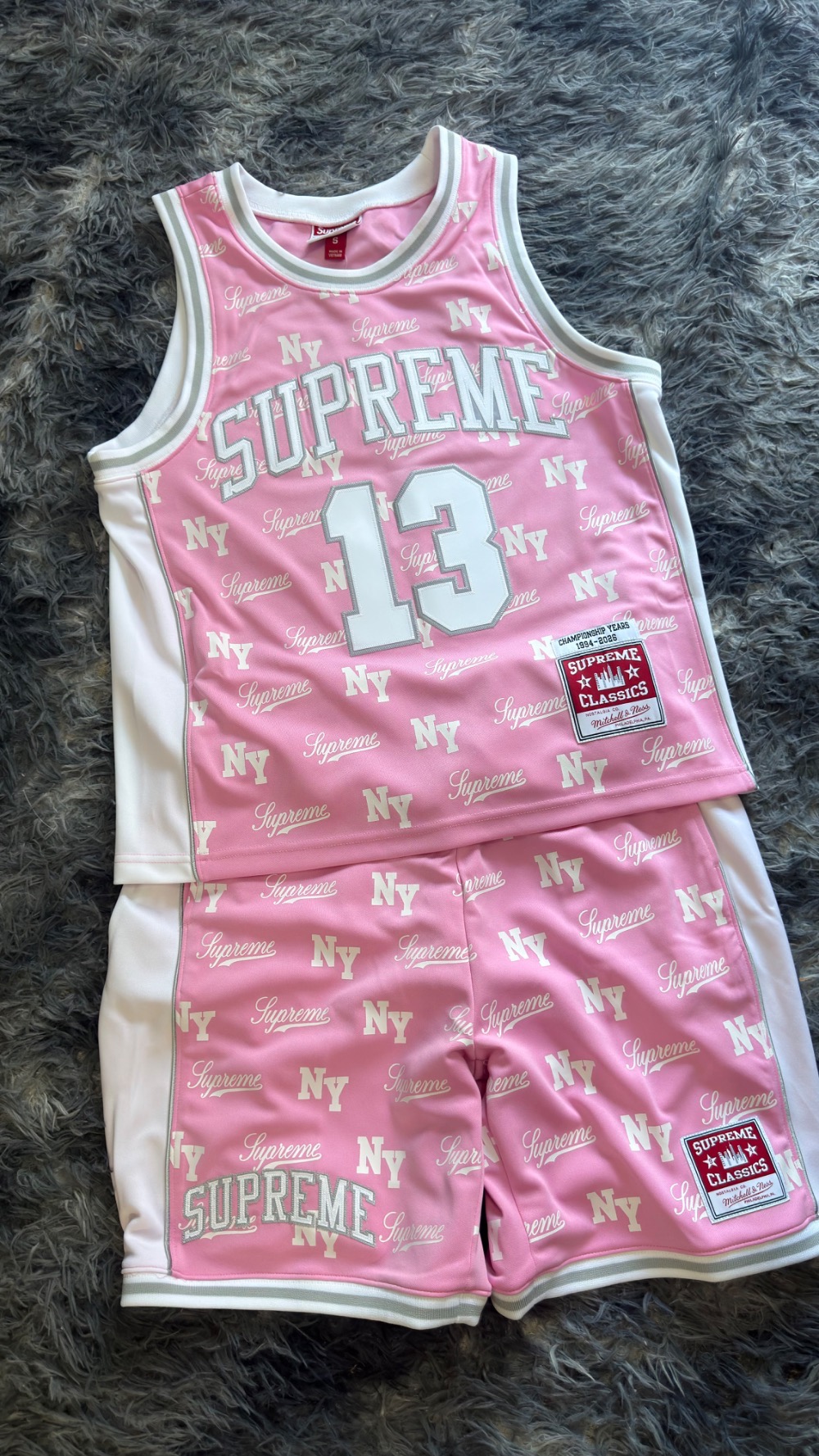 Mitchell & Ness x Supreme Shorts Monogram Basketball Pink SS26-W11 — P, Novo