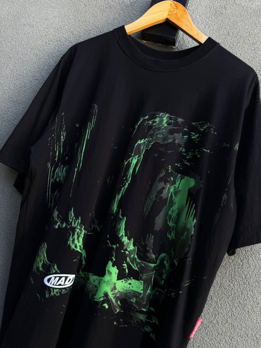 Camiseta Mad Enlatados Cavernas Neandertal Preto — XG, Usado