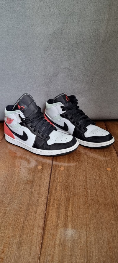 Air Jordan 1 Mid GS Red Mint — 40.5, Usado