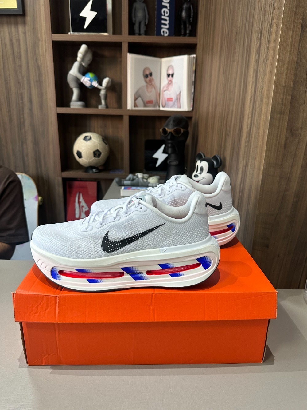 Nike Vomero Premium CM White Racer Blue Crimson — 42.5, Novo