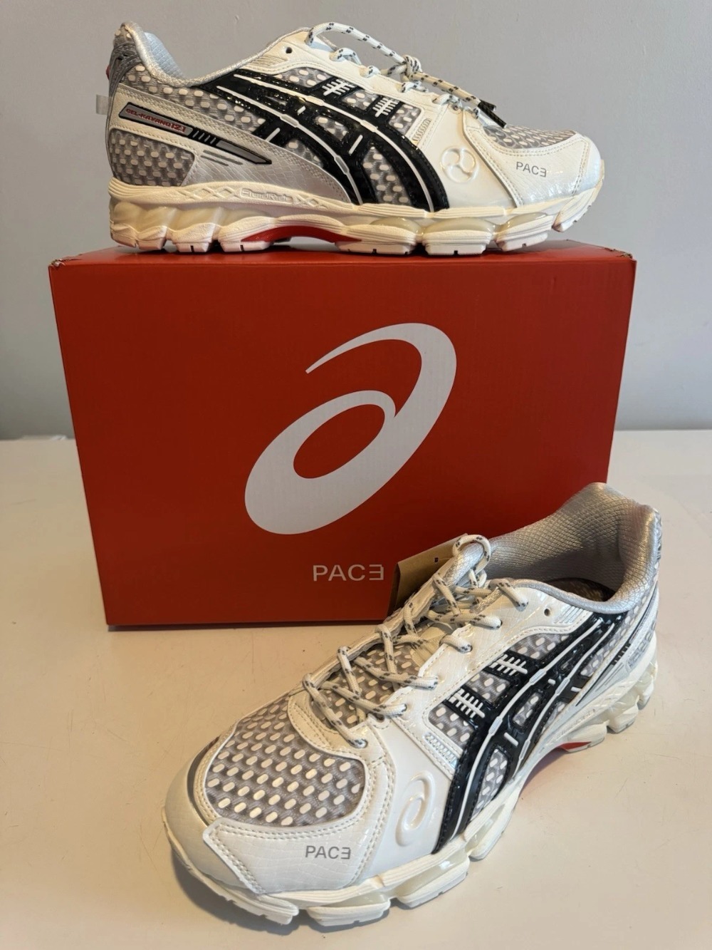 PACE x Asics GEL-Kayano 12.1 The Brismo 2.0 — 43, Novo
