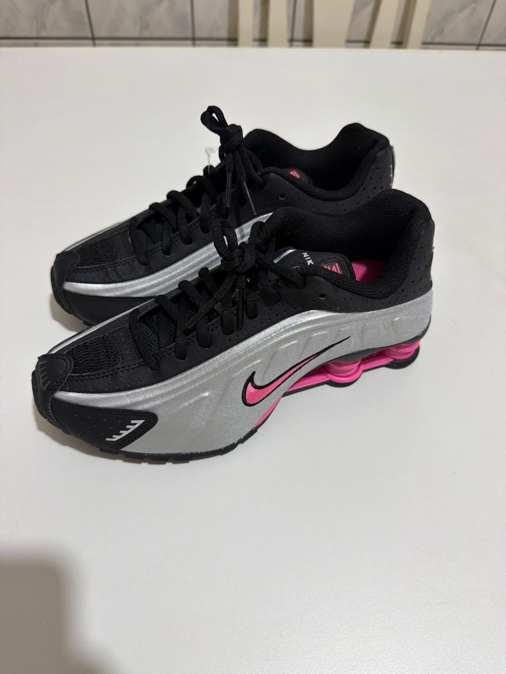 Nike Shox R4 Black Pinksicle — 36, Novo