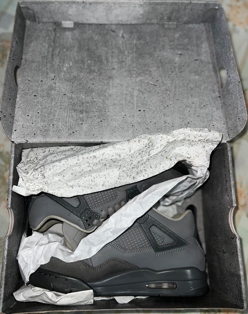 Foto 2 de Air Jordan 4 Wet Cement — 40, Usado