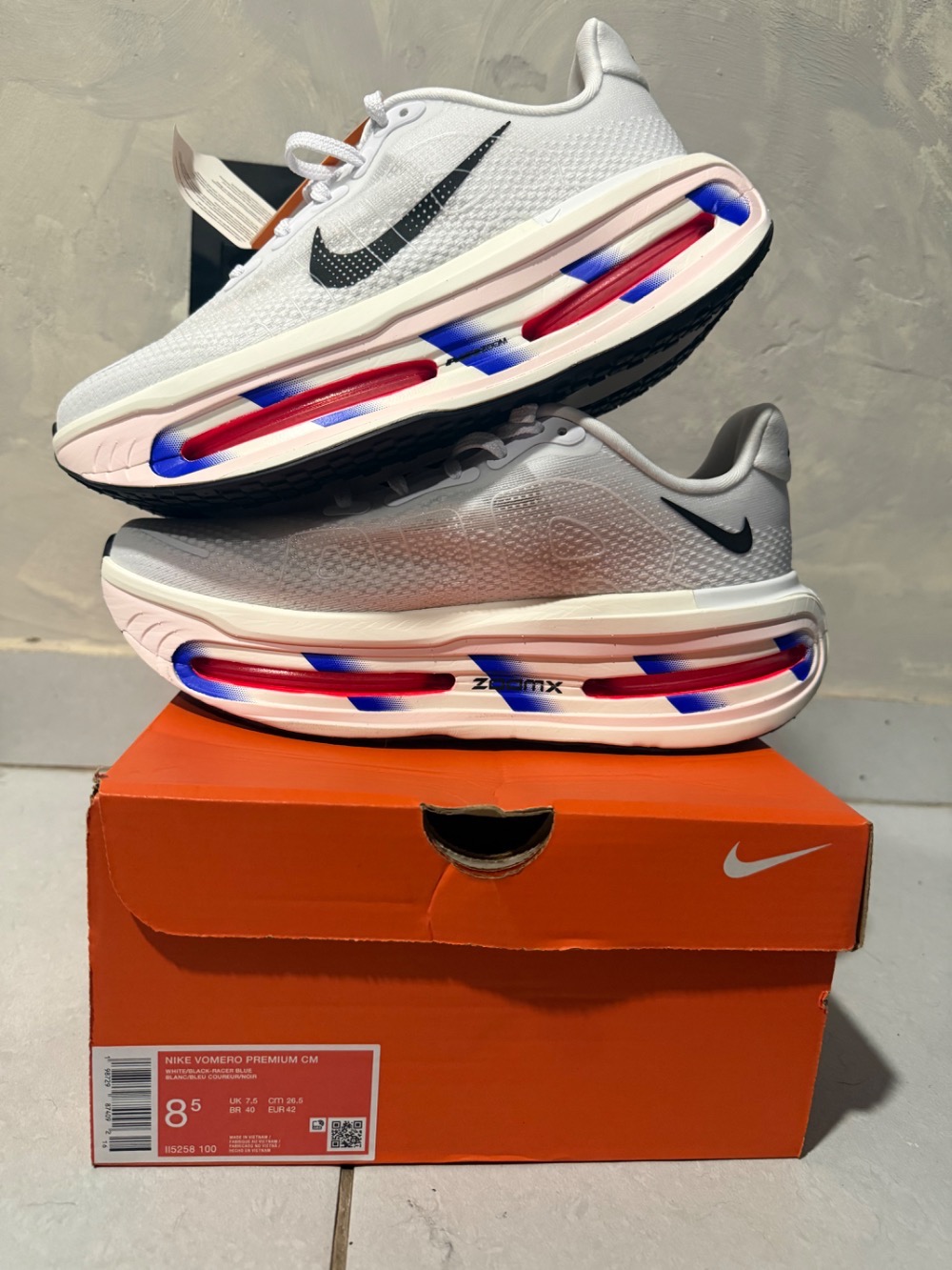 Nike Vomero Premium CM White Racer Blue Crimson — 40, Novo