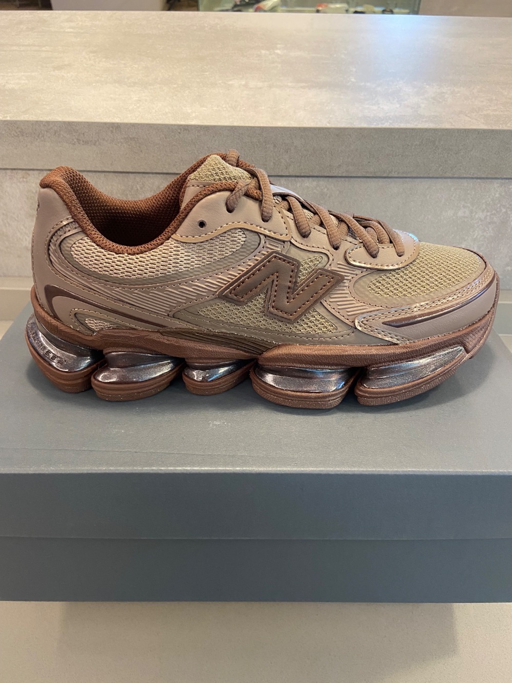 New Balance 2000 Thunder Brown — 34 / 35 / 36 / 37 / 39 / 40 / 41 / 42 / 43 / 44, Novo