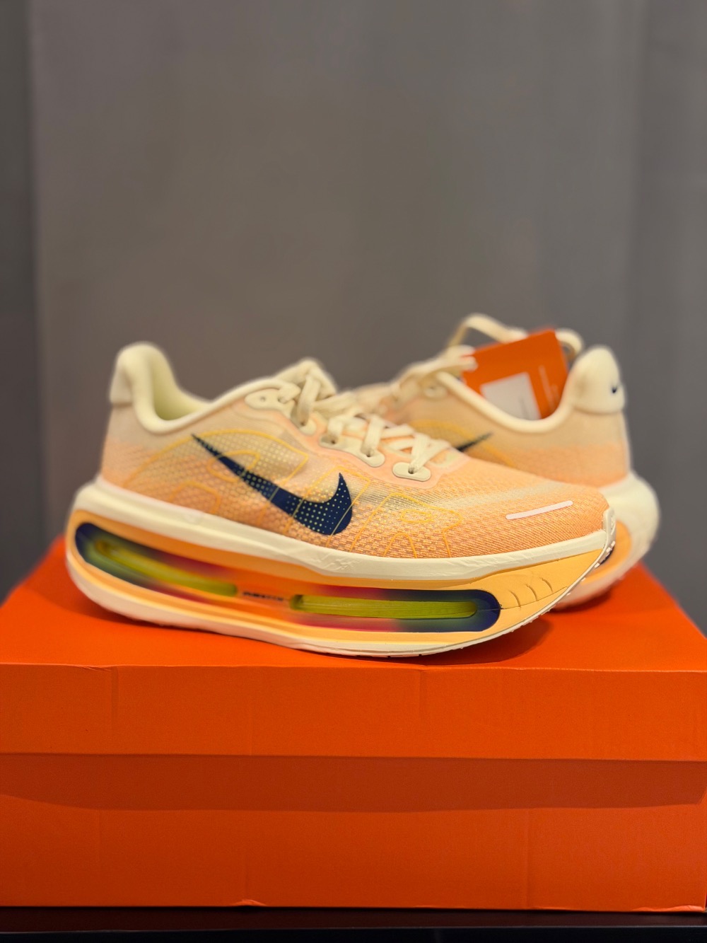 Nike Vomero Premium Alabaster — 39 / 40, Novo