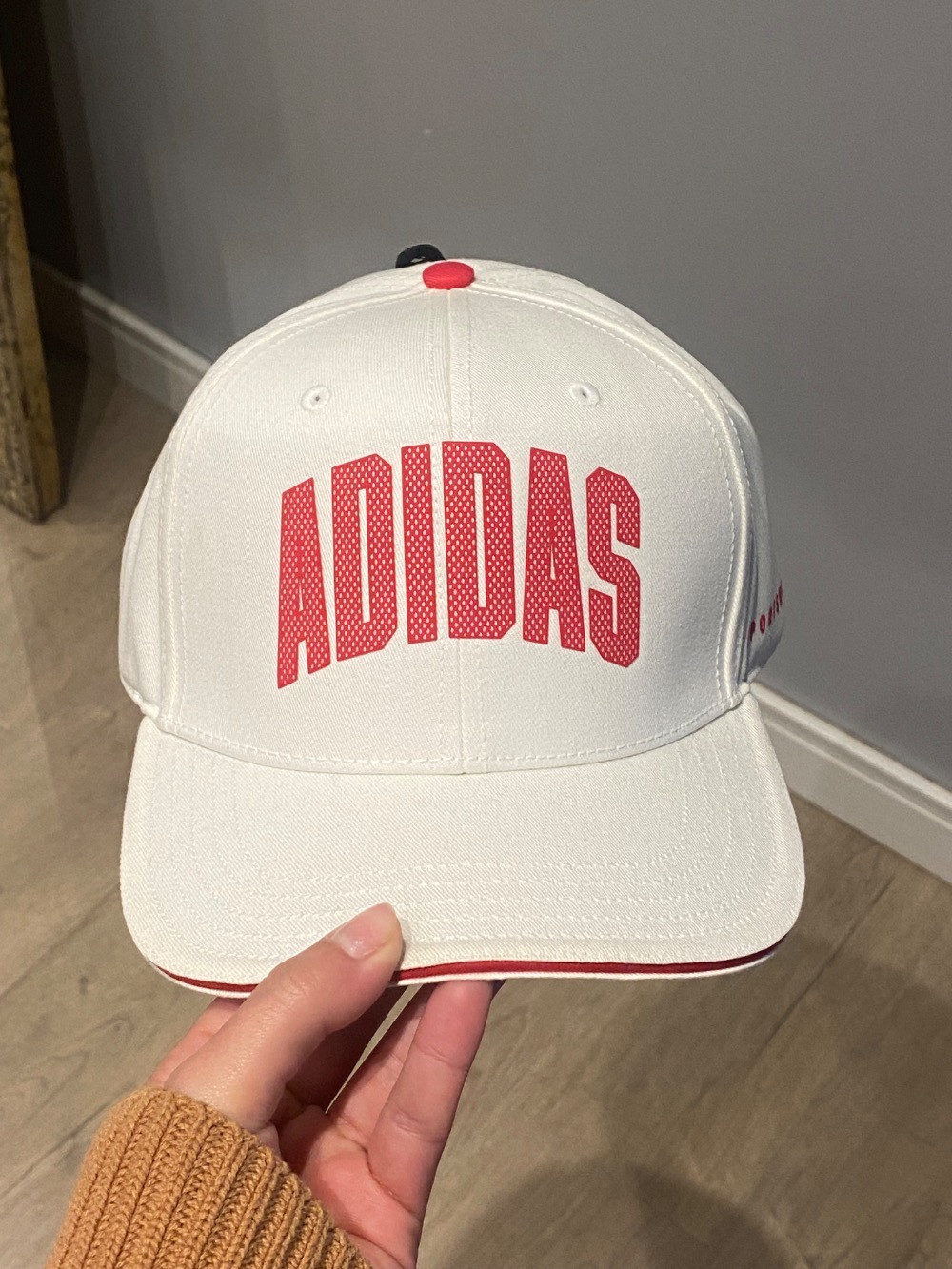Boné adidas Trucker Stadium Off White Pure Ruby — Único, Novo