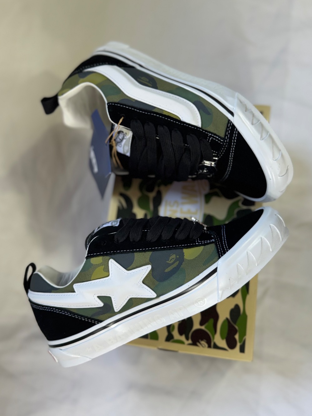BAPE x Vans Premium Knu Skool Camo Green — 40, Novo
