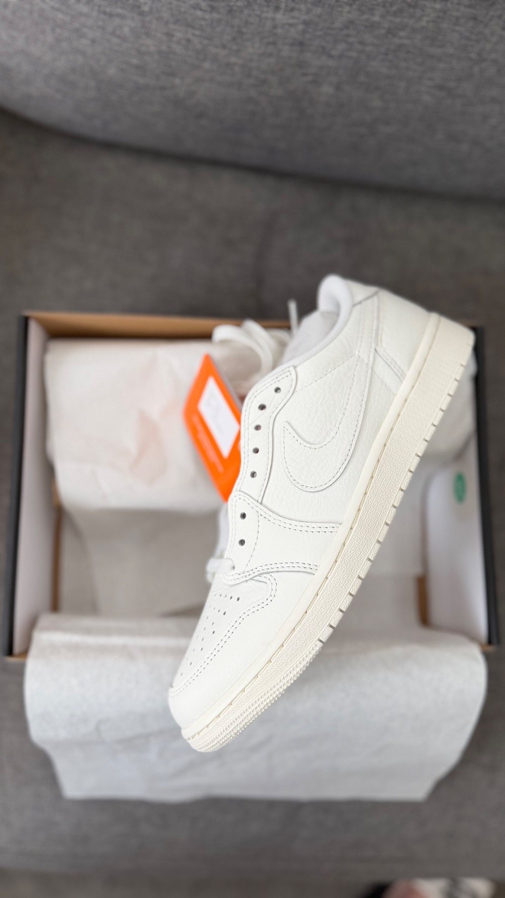 Air Jordan 1 Retro Low OG Sail University Red — 41, Novo