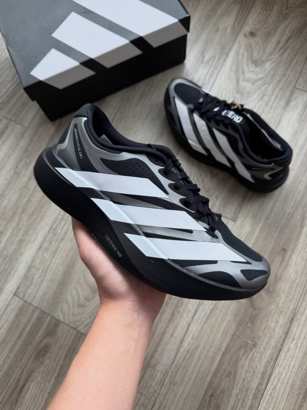 adidas Adizero EVO SL EXO Core Black Cloud White Iron Metallic — 39 / 40 / 41 / 42 / 43 / 44, Novo