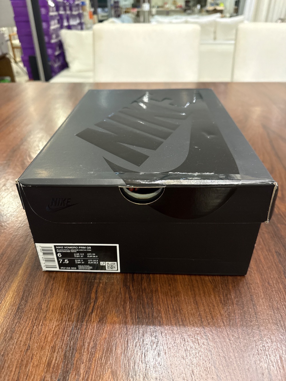 Nike Vomero Premium Black Arctic Pink — 37, Novo