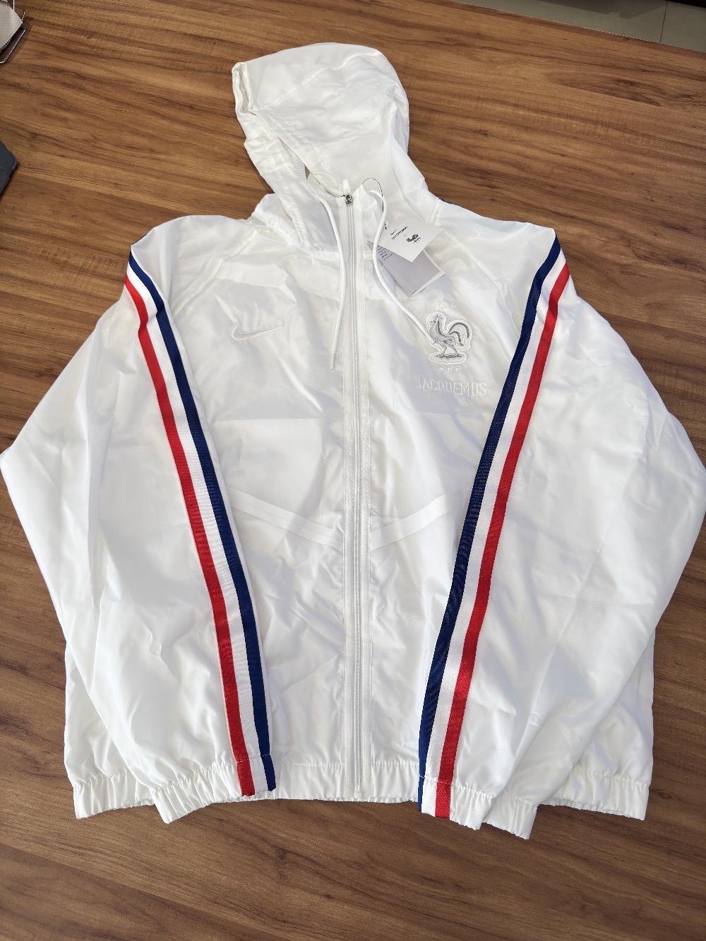 France x Jacquemus x Nike Jaqueta Dri-FIT Anthem White Game Royal — M / G / 2XG, Novo