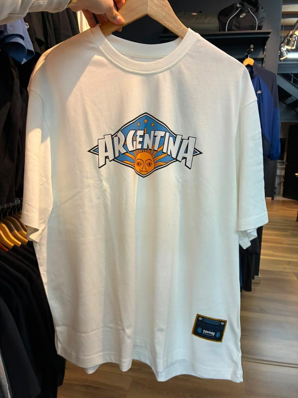 Argentina x Thrasher x adidas Camiseta Core White — G, Novo