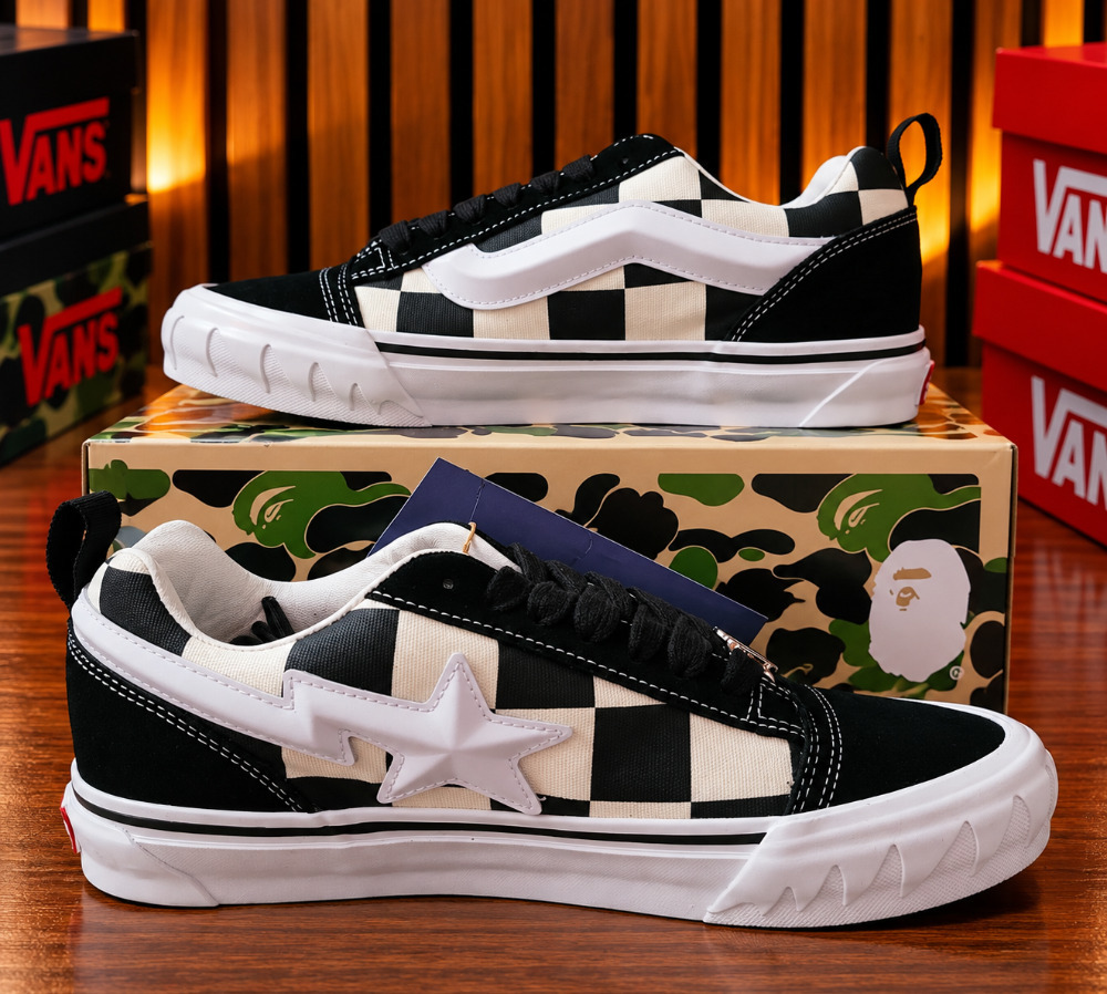 BAPE x Vans Premium Knu Skool Camo Black — 39, Novo